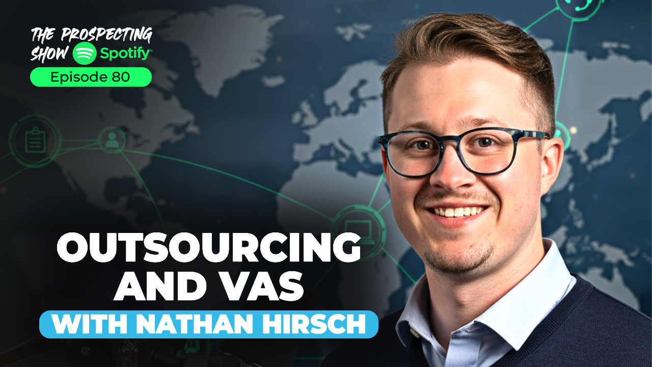 Virtual assistant team collaborating online